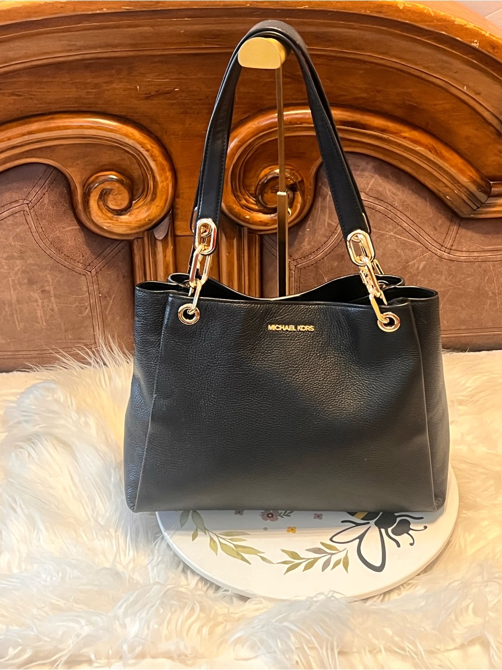 Michael Kors Trisha Large black Pebbled Leather Shoulder Bag - Picture 5 of 16